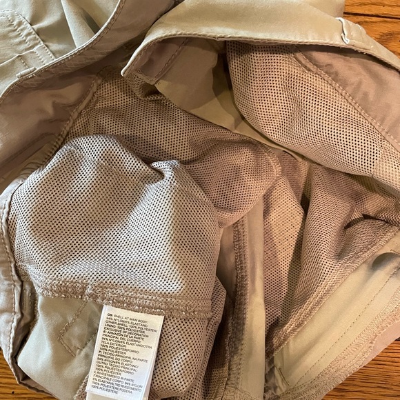 EUC The North Face 2 Tone Tan Cargo pants, size 6L, cropped cuff length - Picture 9 of 9